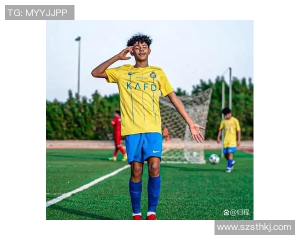 著名足球明星儿子继承父业展现天赋成新一代球场希望之星 著名足球明星儿子继承父业展现天赋成新一代球场希望之星